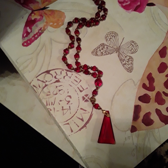 Vintage Jewelry - RED GLASS VINTAGE NECKLACE